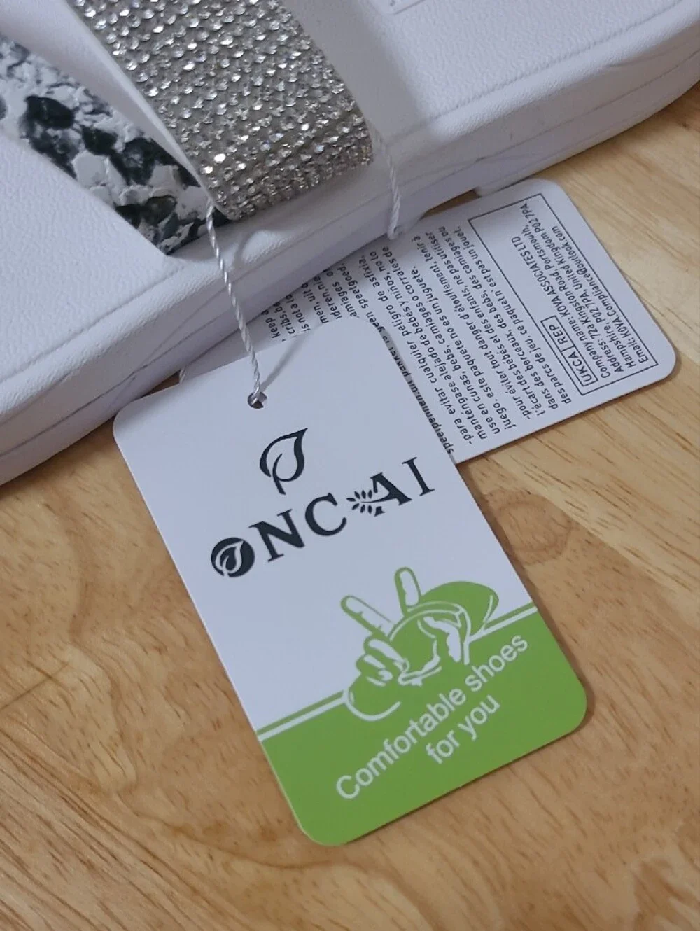 NC AI chic white